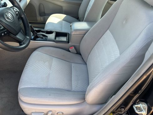 Used 2016 Toyota Camry LE FWD image 18