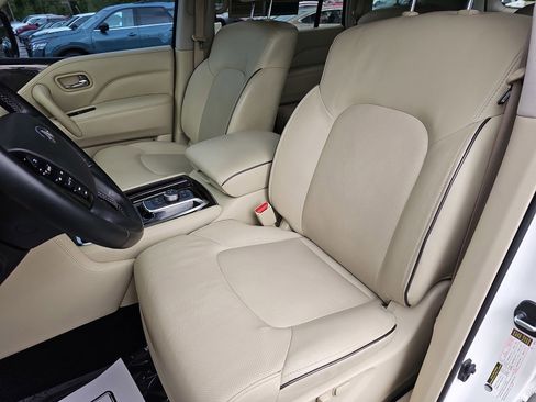 Used 2022 INFINITI QX80 Luxe w/ All-Season Package AWD/4WD image 18