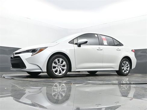 New 2026 Toyota Corolla LE image 25