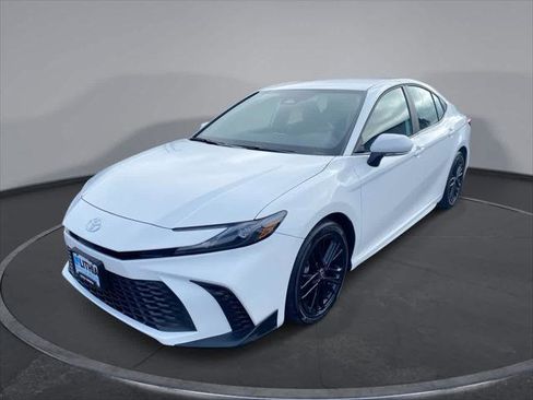 Certified 2025 Toyota Camry SE image 1