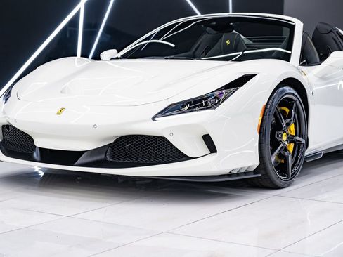 Used 2022 Ferrari F8 Tributo RWD image 4