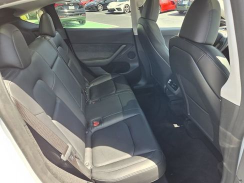 Used 2023 Tesla Model Y Performance AWD/4WD image 18