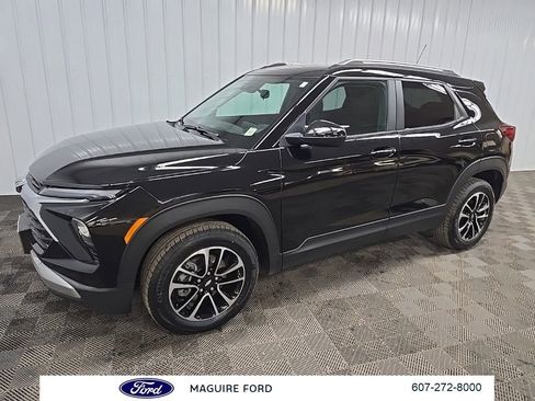 Used 2024 Chevrolet TrailBlazer LT w/ LT Cold Weather Package AWD/4WD image 7