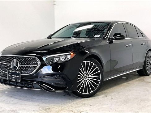 Used 2025 Mercedes-Benz E 350 4MATIC Sedan image 2