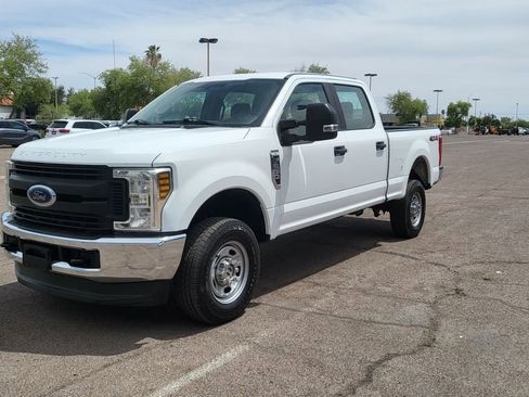 Used 2018 Ford F250 XL w/ Power Equipment Group AWD/4WD image 4