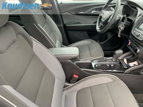 Used 2022 Chevrolet TrailBlazer LS image 11