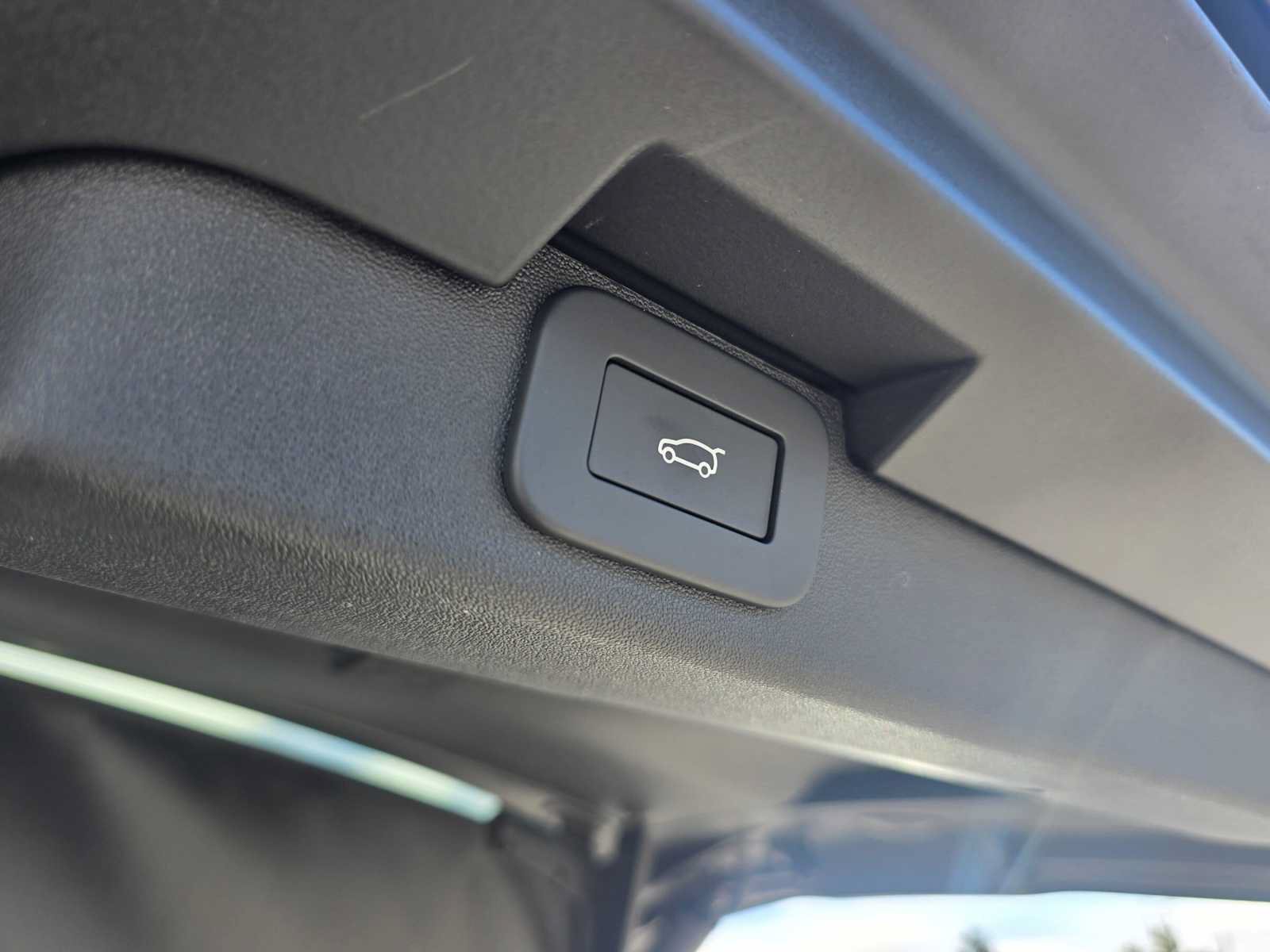 New 2026 Land Rover Discovery S AWD/4WD image 16