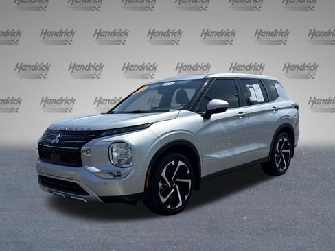 Used 2023 Mitsubishi Outlander SE AWD/4WD image 4