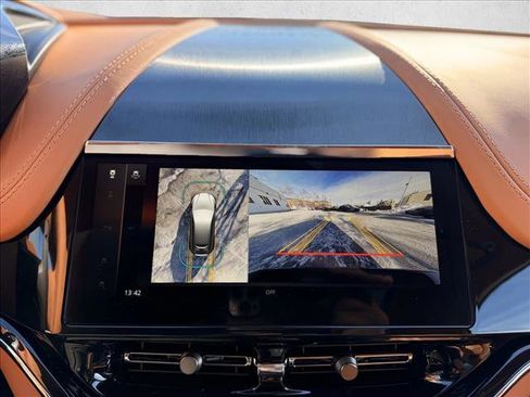 New 2026 Aston Martin DBX 707 image 22