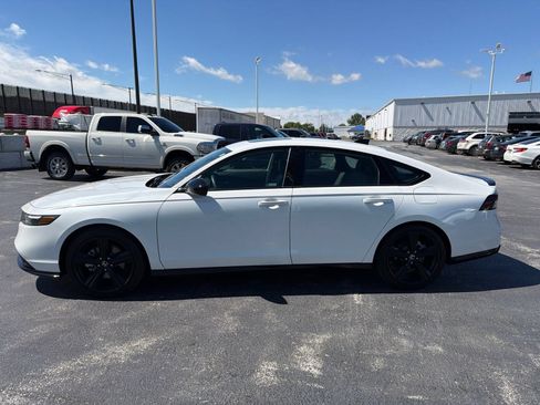 Used 2023 Honda Accord Sport image 3