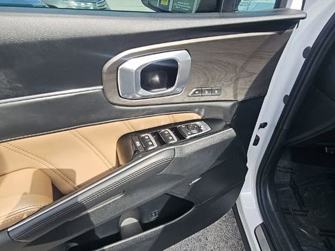 Used 2025 Kia Sorento SX Prestige w/ Olive Brown Leather Package image 11