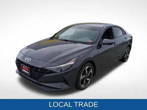 Used 2023 Hyundai Elantra SEL w/ Convenience Package FWD image 3