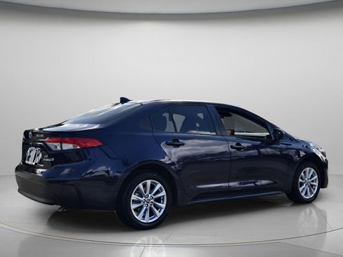Used 2024 Toyota Corolla LE w/ LE Convenience Package FWD image 7