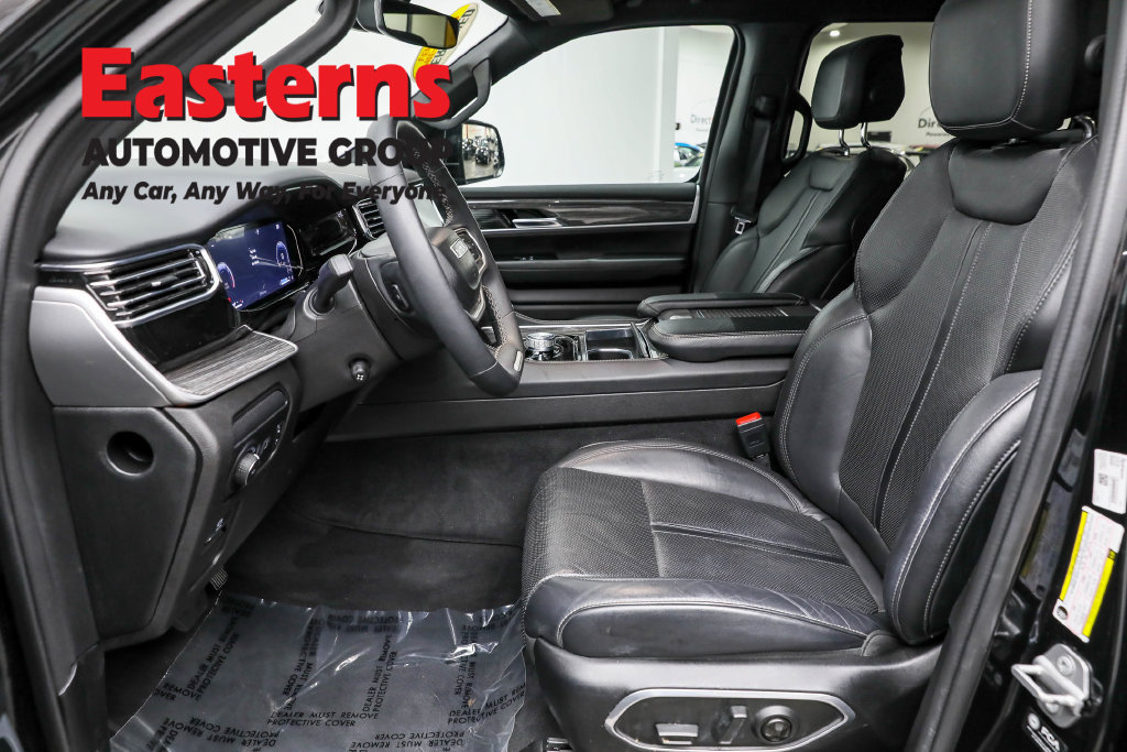 Used 2022 Jeep Wagoneer Series II AWD/4WD image 15