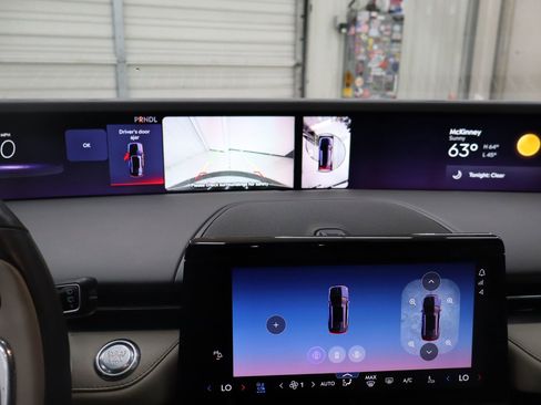 Used 2024 Lincoln Nautilus Premier image 22