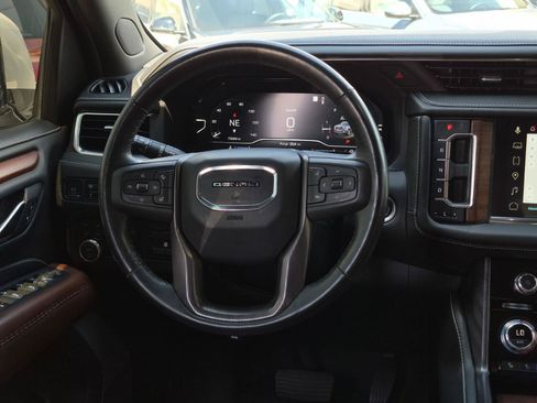 Used 2023 GMC Yukon Denali Ultimate AWD/4WD image 22
