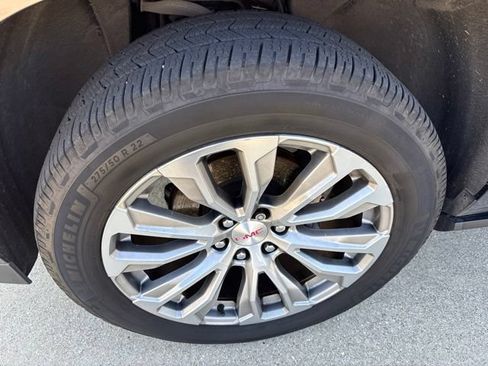 Used 2021 GMC Yukon XL Denali w/ Denali Premium Package AWD/4WD image 2