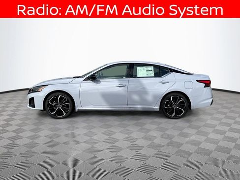 Certified 2025 Nissan Altima 2.5 SR FWD image 9