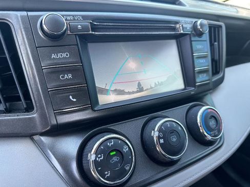 Used 2014 Toyota RAV4 LE FWD image 12
