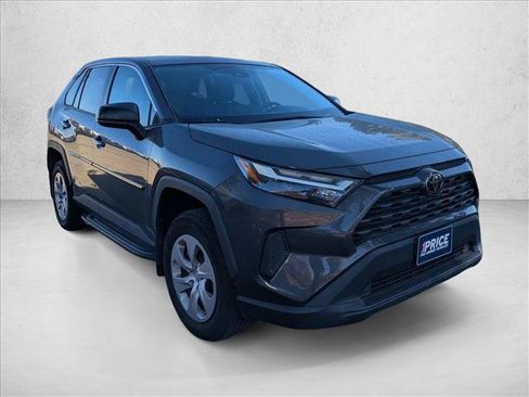 Used 2023 Toyota RAV4 LE AWD/4WD image 3