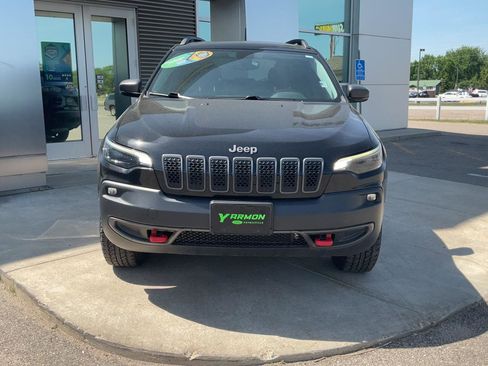 Used 2020 Jeep Cherokee Trailhawk AWD/4WD image 2