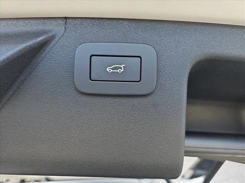 Used 2025 Land Rover Discovery Sport S AWD/4WD image 8