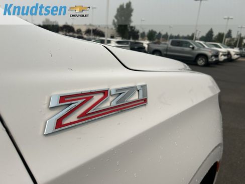 Used 2022 Chevrolet Suburban Z71 w/ Off-Road Capability Package AWD/4WD image 9