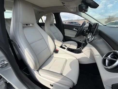 Used 2019 Mercedes-Benz CLA 250 4MATIC image 32