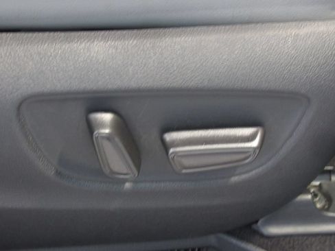 Used 2024 Toyota Sienna XLE FWD image 21