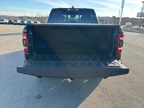 Used 2022 RAM 1500 Laramie AWD/4WD image 5