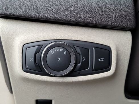 Used 2019 Lincoln MKC Premiere FWD image 24