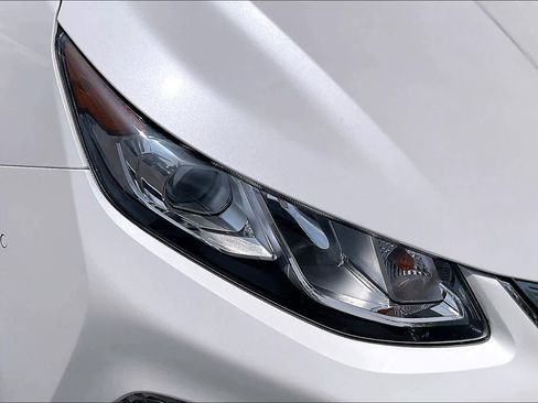 Used 2018 Chevrolet Volt Premier w/ Driver Confidence Package FWD image 27