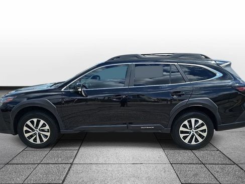 Used 2023 Subaru Outback Premium AWD/4WD image 8