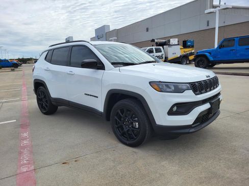 New 2026 Jeep Compass Latitude image 7