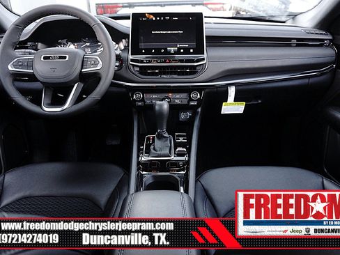 New 2026 Jeep Compass Latitude image 11