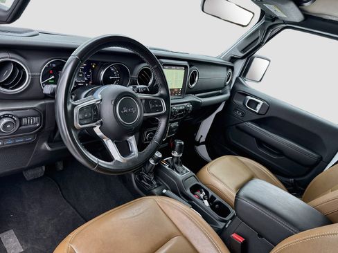 Used 2022 Jeep Wrangler Unlimited Sahara AWD/4WD image 7