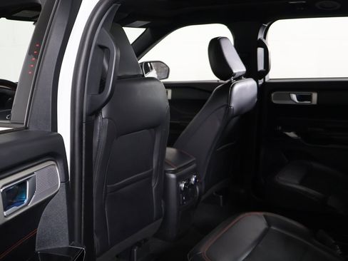 Used 2023 Ford Explorer ST-Line w/ Class IV Trailer Tow Package image 32