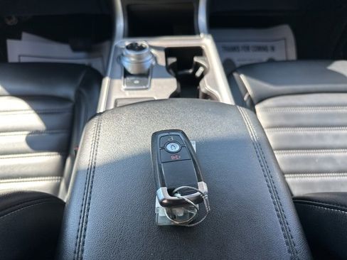 Used 2023 Ford Edge SEL image 22