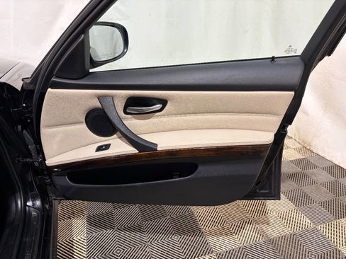 Used 2011 BMW 328i xDrive Sedan image 12