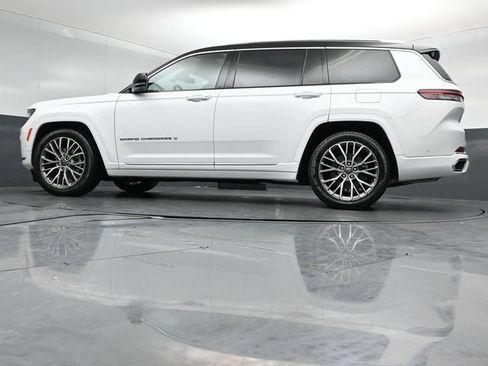 Used 2023 Jeep Grand Cherokee L Summit AWD/4WD image 42