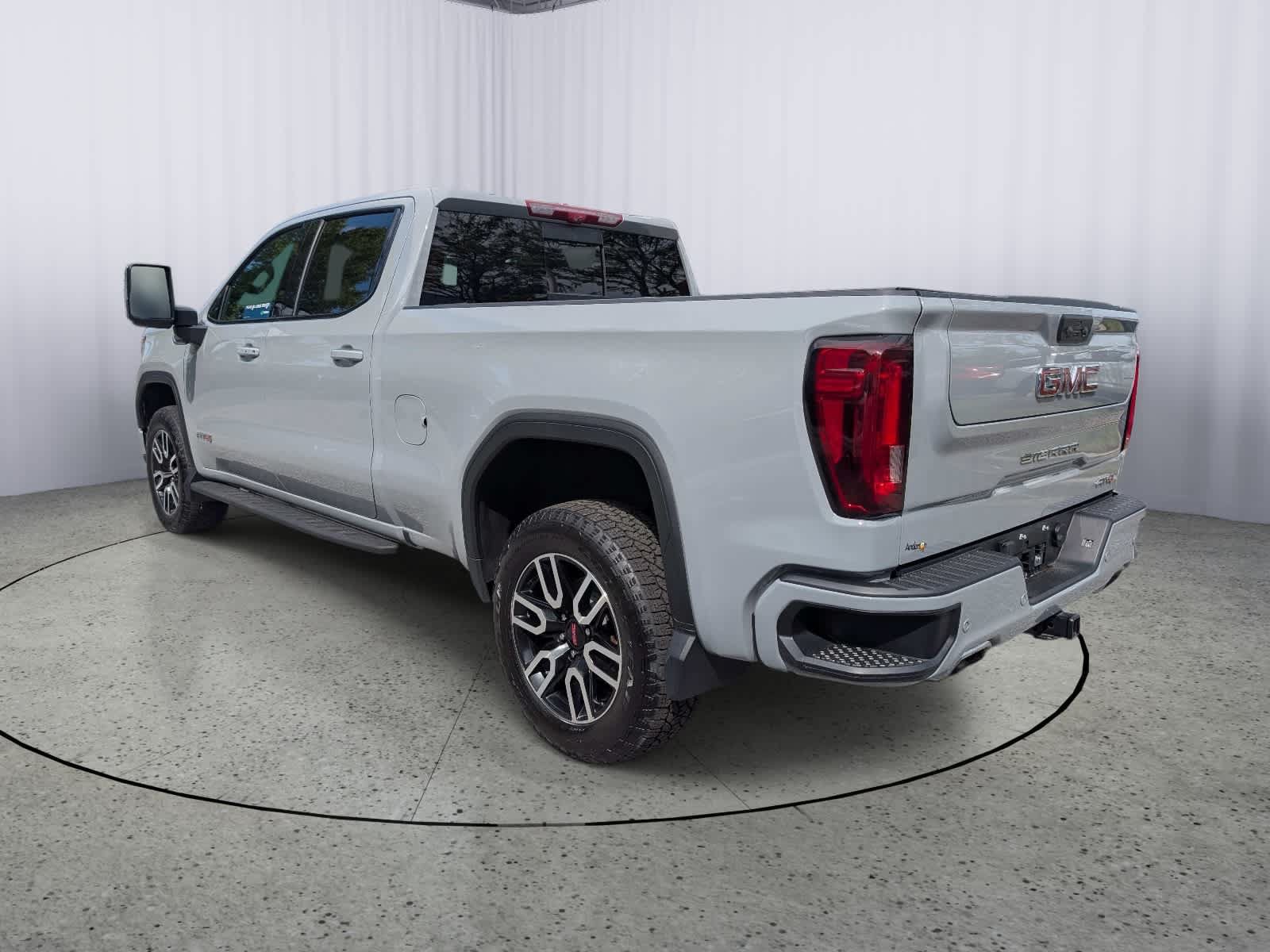 Certified 2024 GMC Sierra 1500 AT4 w/ Technology Package AWD/4WD image 5