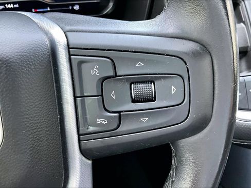 Used 2023 GMC Yukon XL SLT AWD/4WD image 23