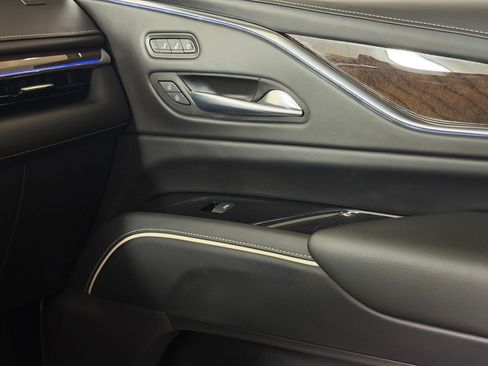 Used 2023 Cadillac Escalade Sport Platinum w/ LPO, ONYX Package AWD/4WD image 34