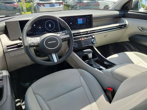 Used 2025 Hyundai Tucson SEL FWD image 11