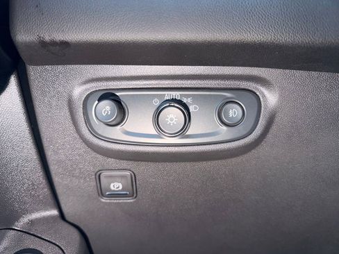 Used 2024 GMC Terrain SLT image 22