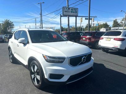 Used 2019 Volvo XC40 T5 Momentum