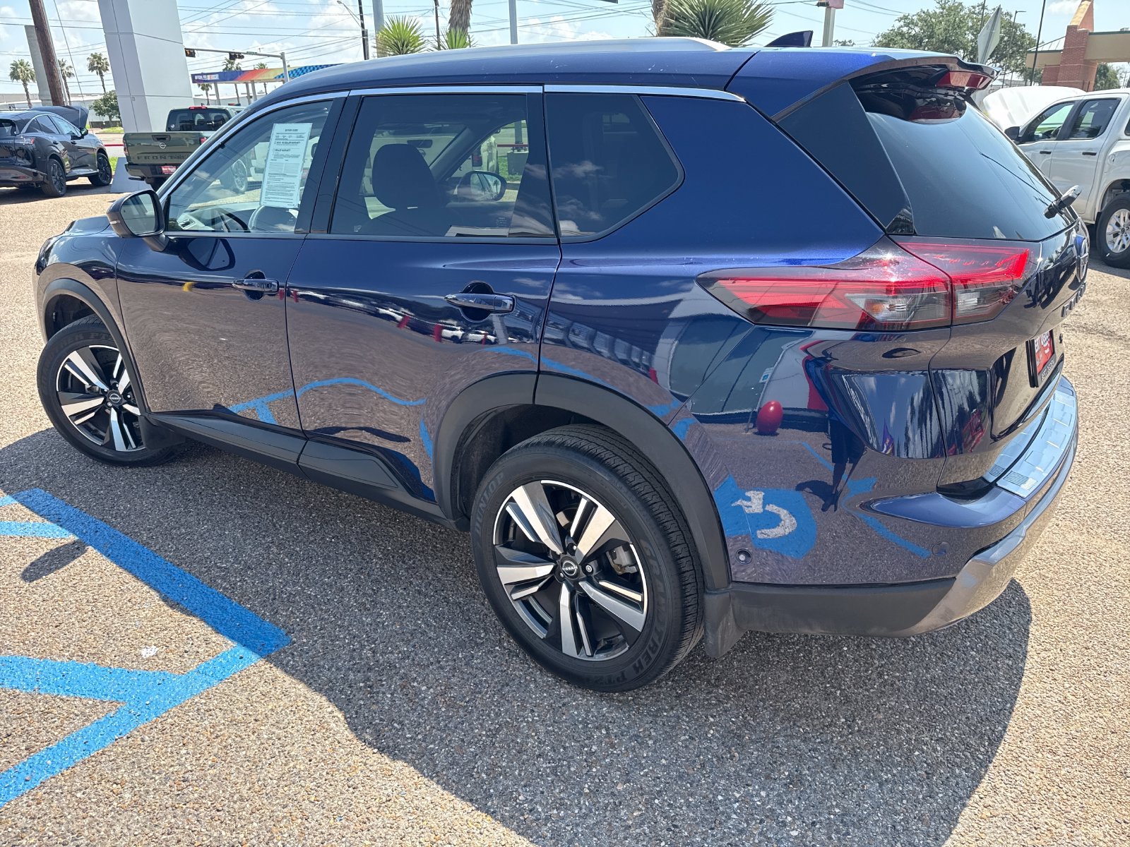 Used 2024 Nissan Rogue SL w/ SL Premium Package FWD image 5