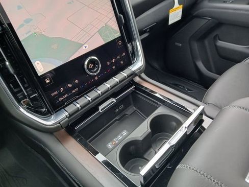 New 2026 GMC Yukon XL Denali w/ Sun & Power Step Package AWD/4WD image 28