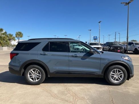 New 2026 Ford Explorer Active w/ Active Comfort Package image 8