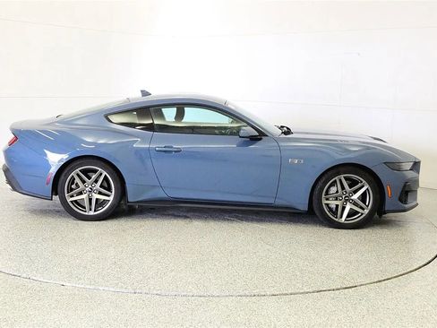 Used 2025 Ford Mustang GT RWD image 8